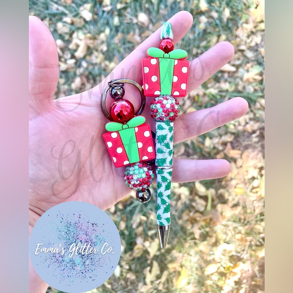 Emma’s Glitter Co. Christmas Present beaded pen and keychain set.